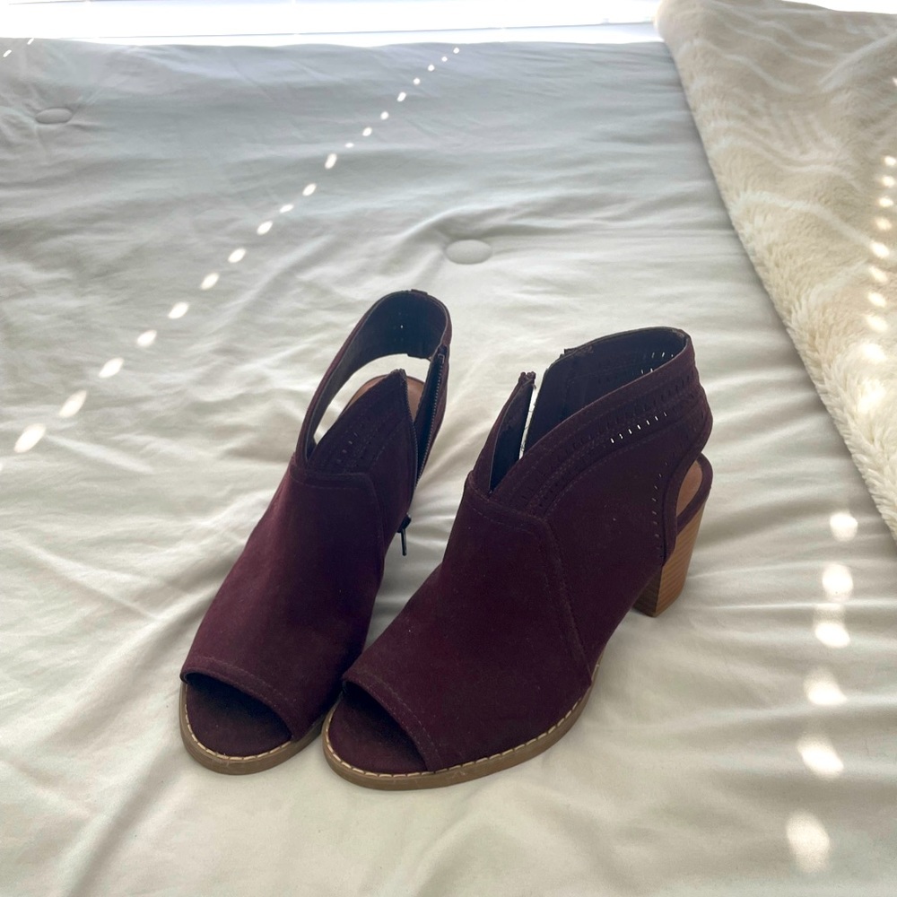 Maroon/burgundy booties. So cute loved them but they were too small for me :(
